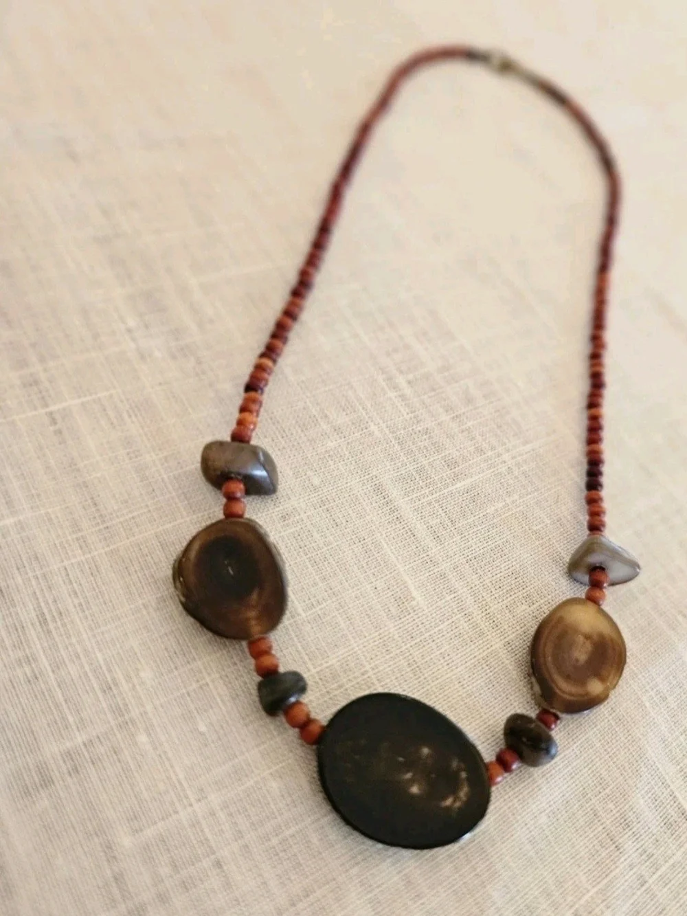 Cool Vintage Sliced Natural Horn Beaded Necklace Brown Red Black Bohemian 16